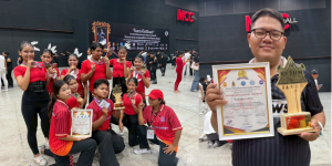 รางวัลระดับเหรียญทอง รองชนะเลิศ อันดับ 1 ประเภท Color Guard Battle ระดับมัธยมศึกษา ตอนต้น 